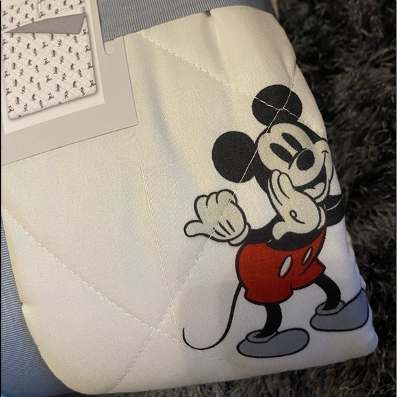 Mickey Mouse Quilt Set - Picture 3 of 3